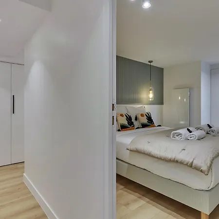 Superb Ac Center Bourse By Prestige París