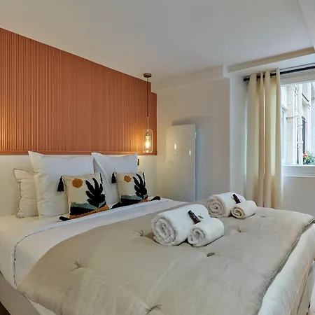 Superb Ac Center Bourse By Prestige Apartment *
